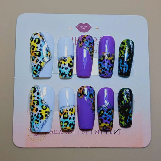 Set Tigre Despampanante — uñas press on glam hechas a mano